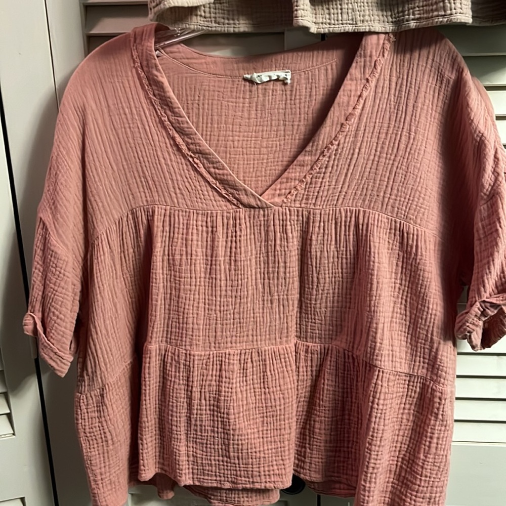 Tops - Picture 3 of 5